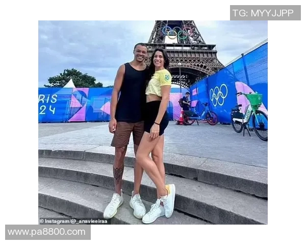 足球明星与妻子共舞浪漫夜晚展现甜蜜爱情与默契配合 足球明星与妻子共舞浪漫夜晚展现甜蜜爱情与默契配合