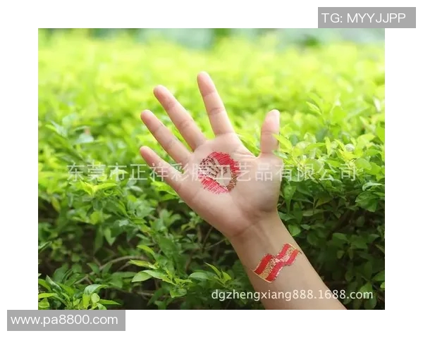 足球明星签名纹身贴让你随时随地感受球场魅力与偶像的亲密接触 足球明星签名纹身贴让你随时随地感受球场魅力与偶像的亲密接触